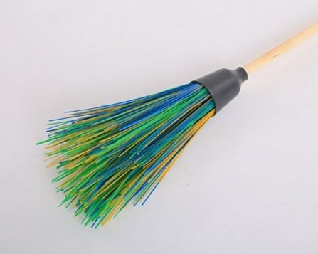 Метла круглая пятиколечная с черенком (Интехпром) фото 1